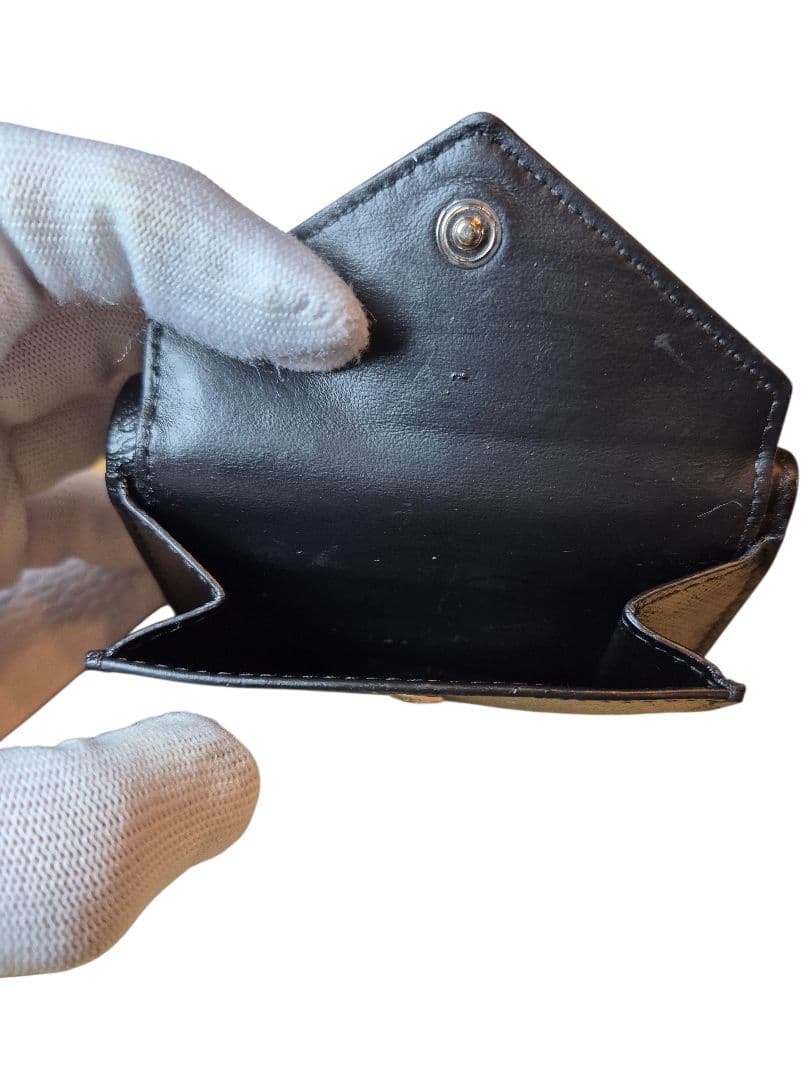 ＰＲＡＤＡ　プラダ　サフィアーノ　三つ折り財布