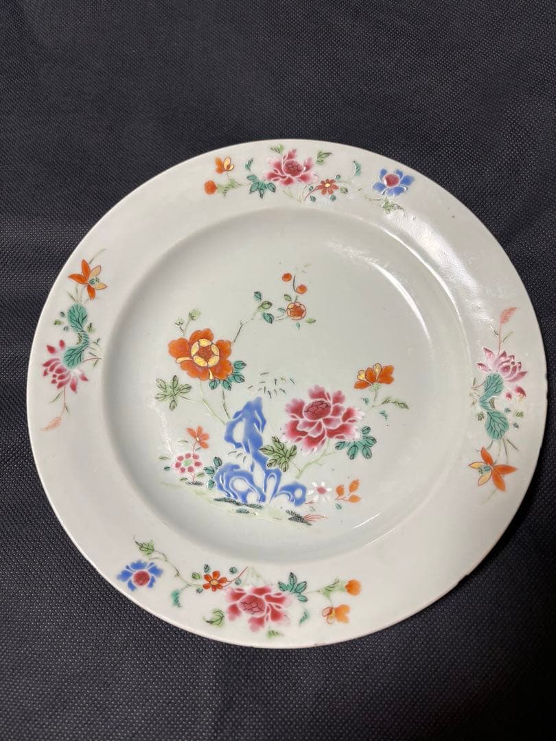 中国古美術品　清の乾隆時代　粉彩花卉洞石中皿　本物保証　23cm