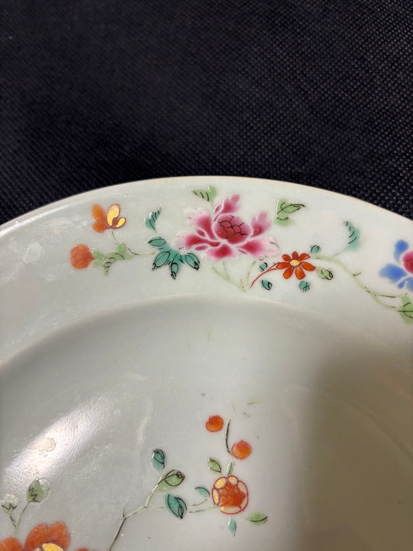 中国古美術品　清の乾隆時代　粉彩花卉洞石中皿　本物保証　23cm