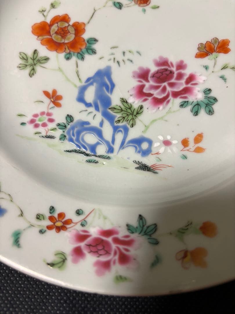 中国古美術品　清の乾隆時代　粉彩花卉洞石中皿　本物保証　23cm