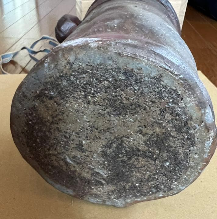 備前焼の花瓶。箱入り。未使用。家庭保存。どっしりした質感。