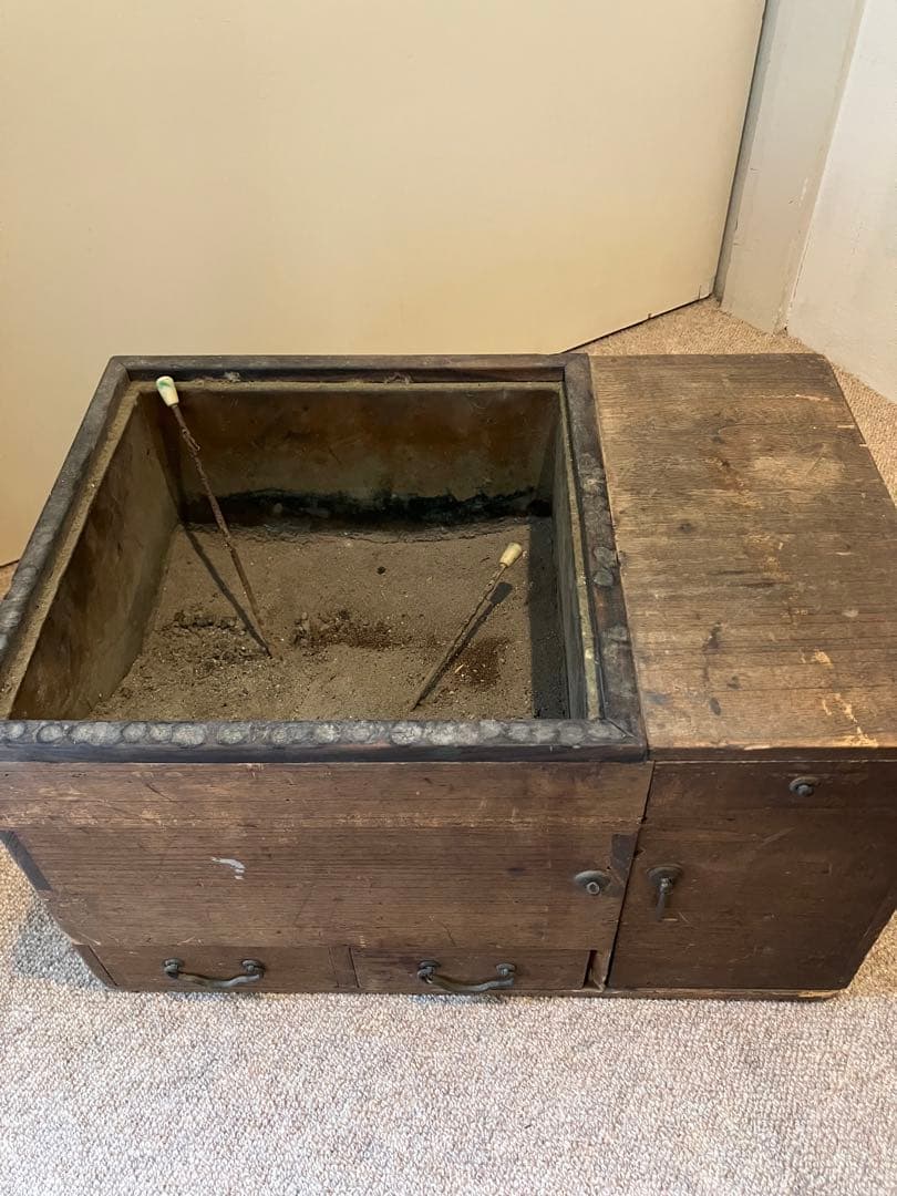 古道具・木製火鉢・引き出し付き