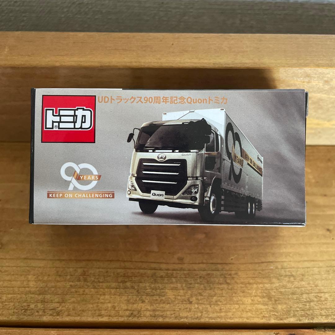 トミカ UDトラックス90周年記念モデル