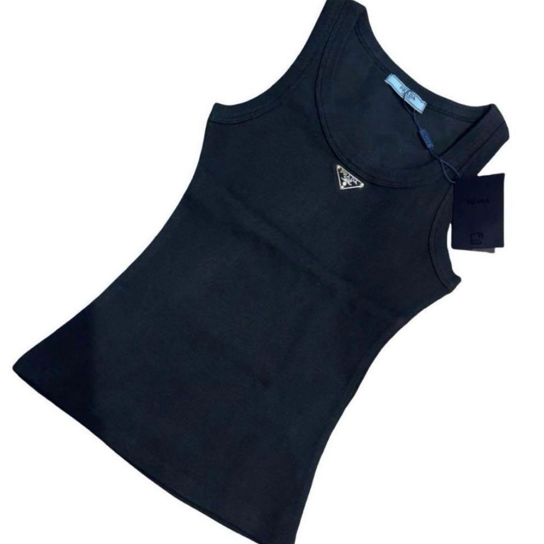 PRADA 黒タンクトップ プレートロゴ 新品未使用