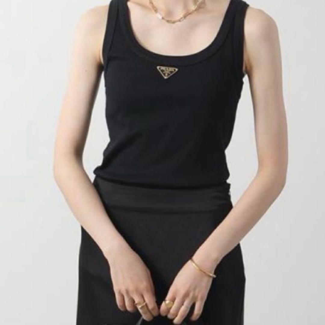 PRADA 黒タンクトップ プレートロゴ 新品未使用