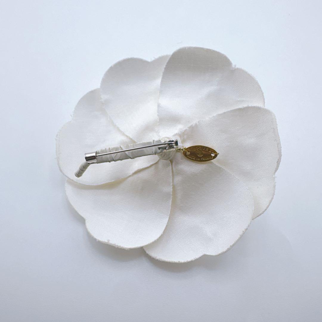 シャネル カメリア ピンブローチ ピンバッジ コサージュ レディース ホワイト