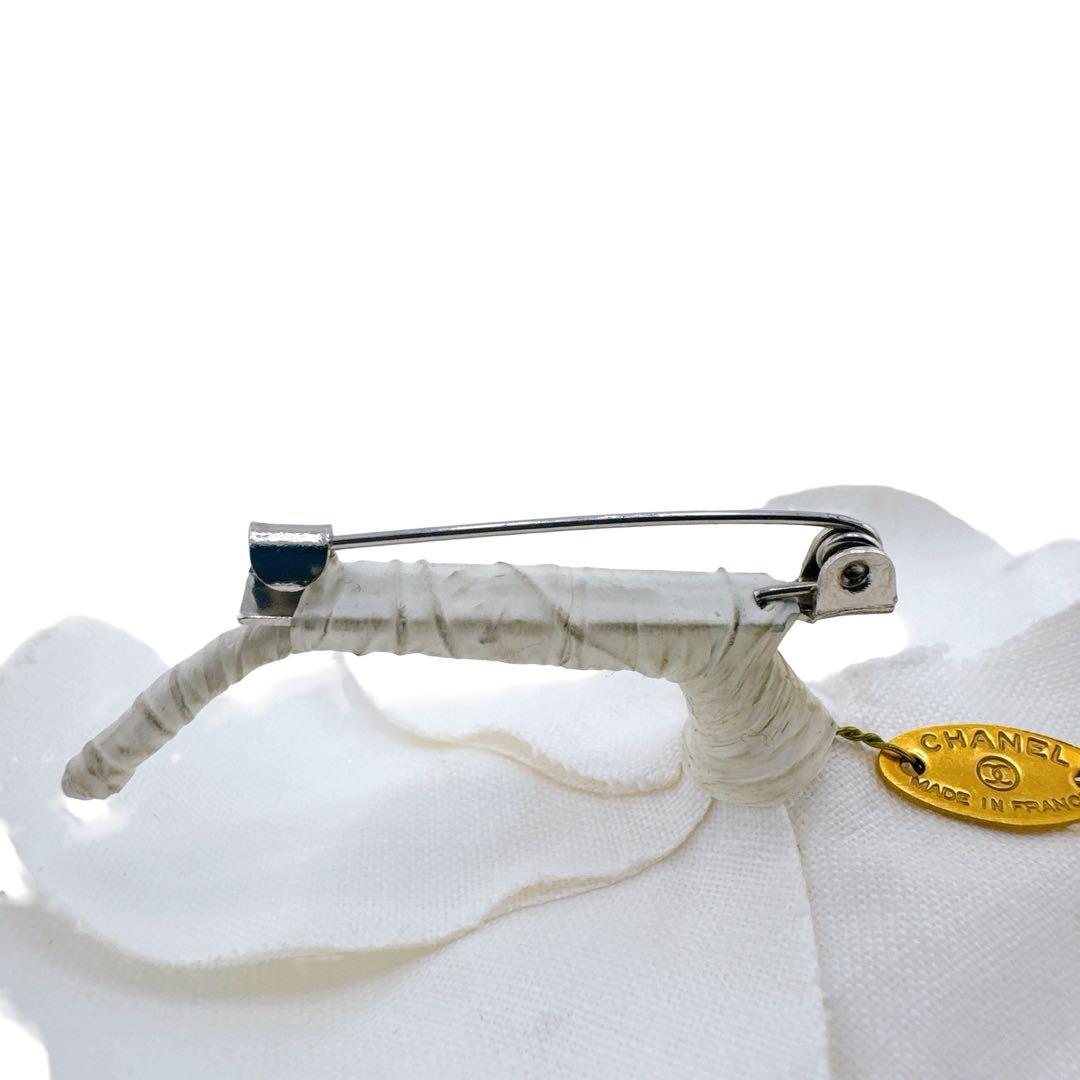 シャネル カメリア ピンブローチ ピンバッジ コサージュ レディース ホワイト