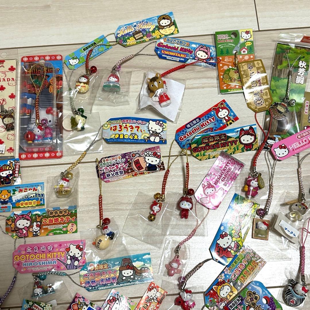 ご当地キティー　 ストラップ 55個セット