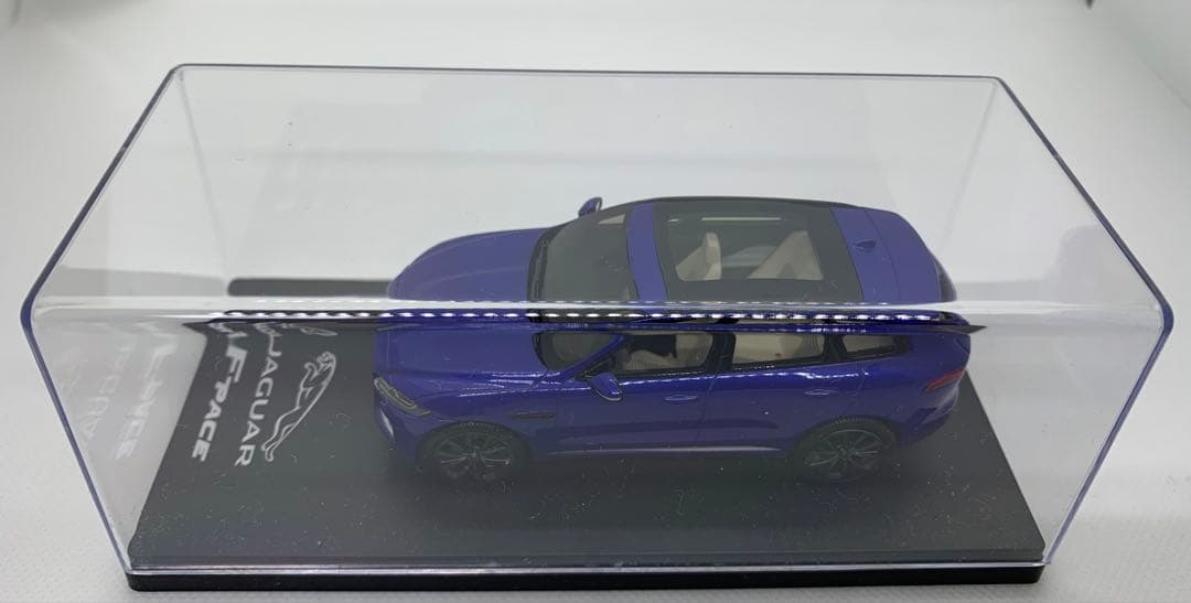 Jaguar 特注Special BOX入り1/43 ジャガー F-PACE