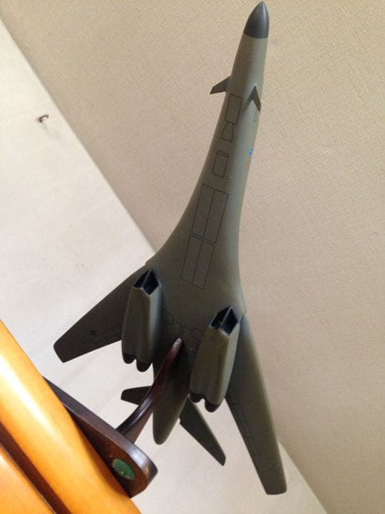 B-1B 戦闘機 完成品 模型