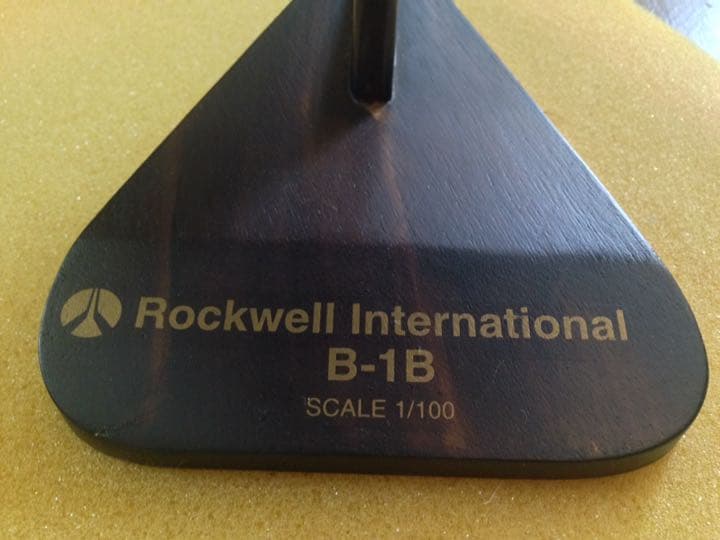 B-1B 戦闘機 完成品 模型