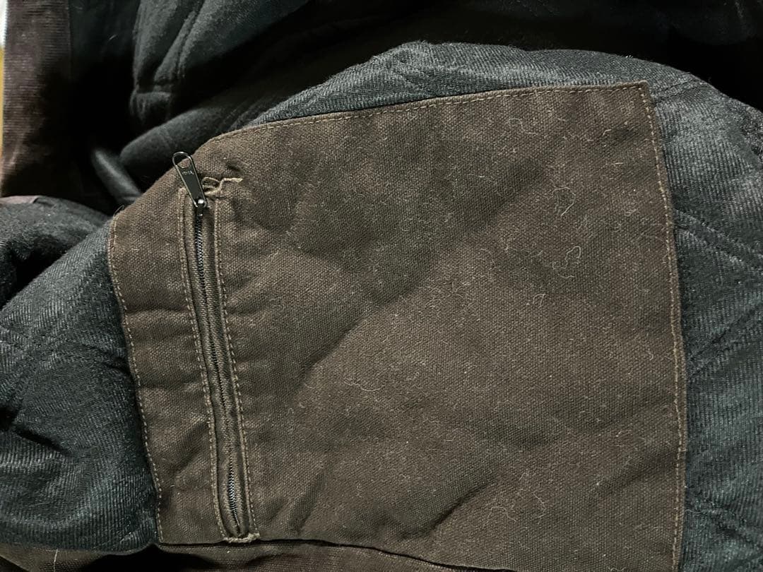 Carhartt ダークブラウンジャケット