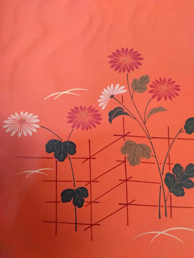 美品　手描き菊花漆塗り、 朱塗り盆40×30cm