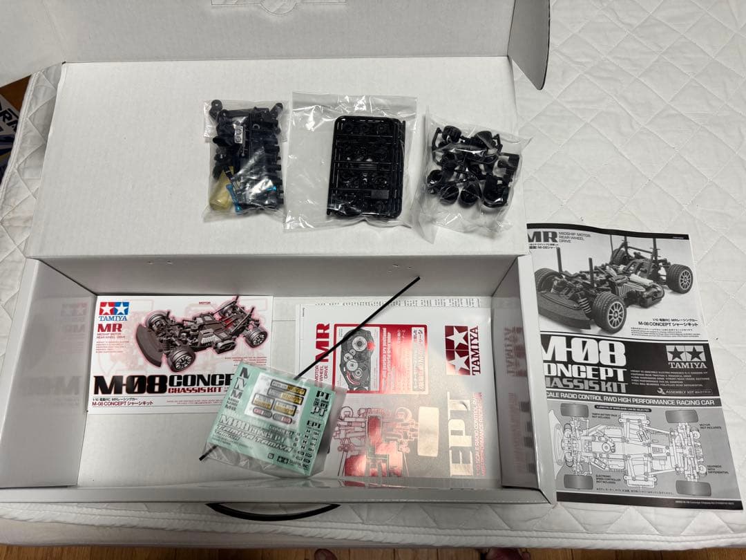 お買い得　タミヤ M08 CONCEPT シャーシキット & ボディ付き