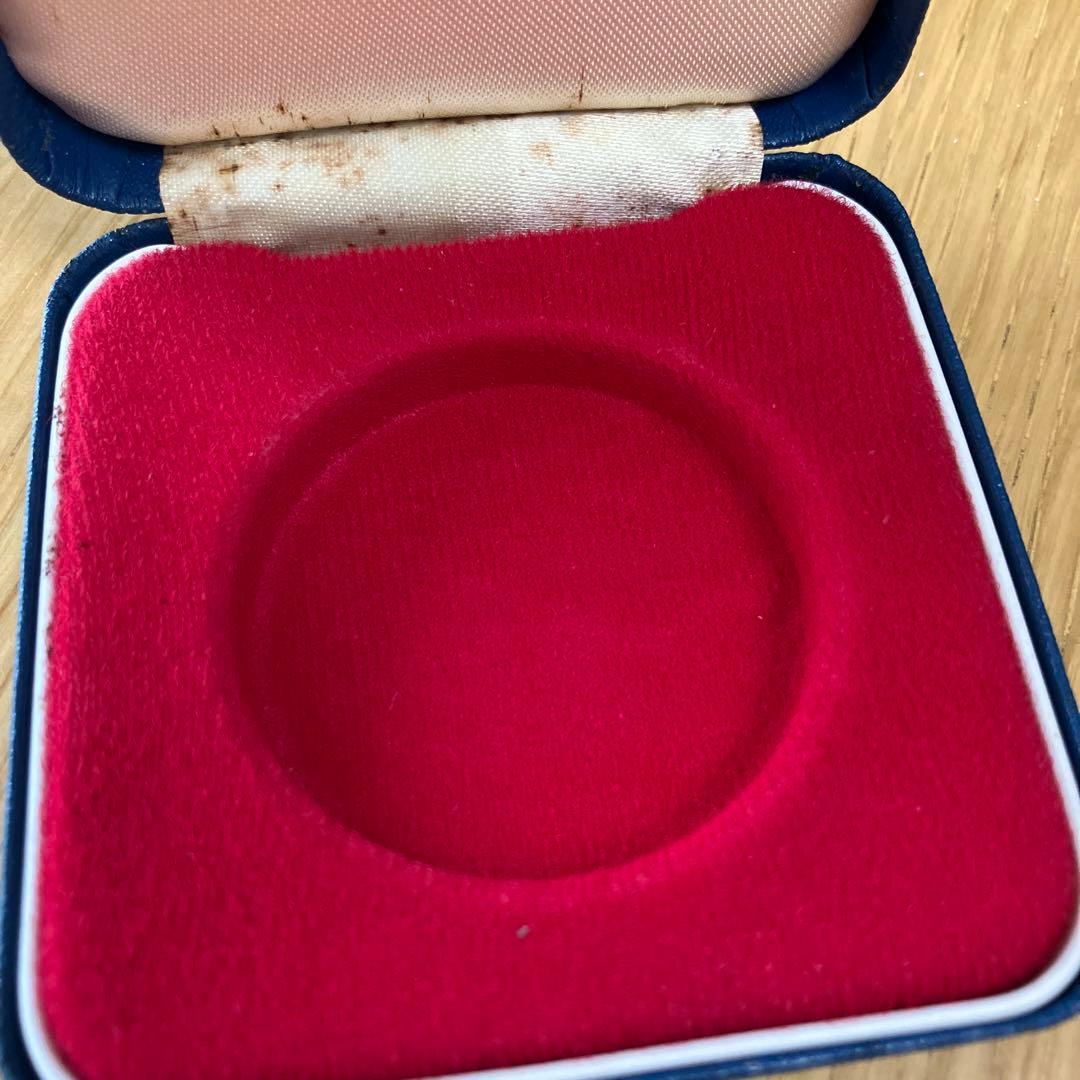 エリザベス女王　記念硬貨　銀・白銅2枚セット