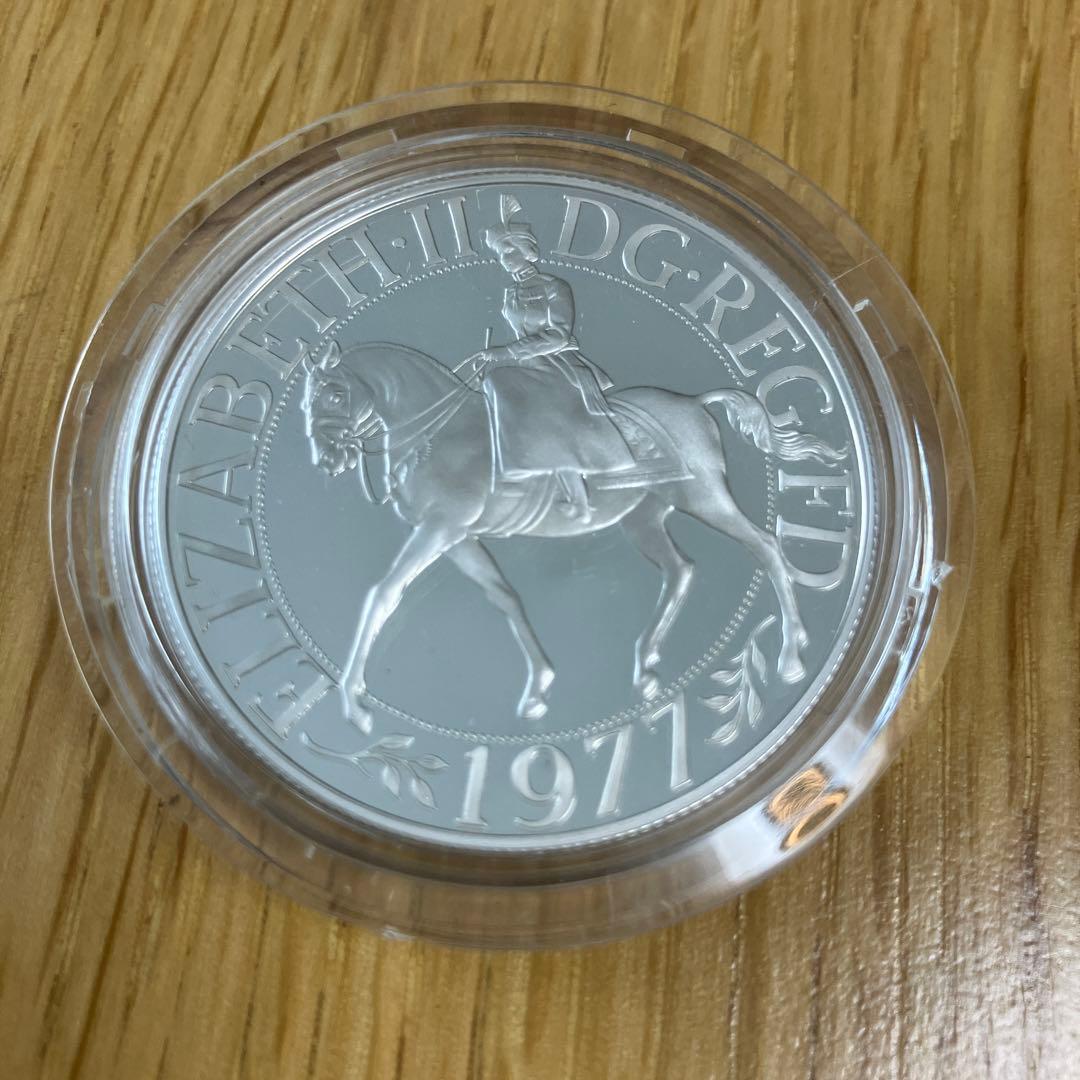 エリザベス女王　記念硬貨　銀・白銅2枚セット