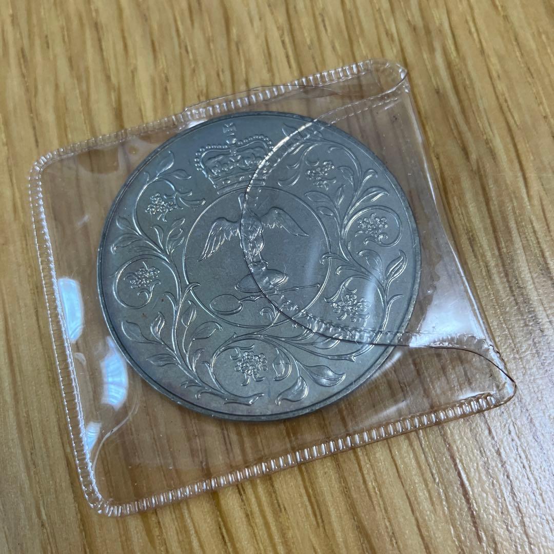 エリザベス女王　記念硬貨　銀・白銅2枚セット