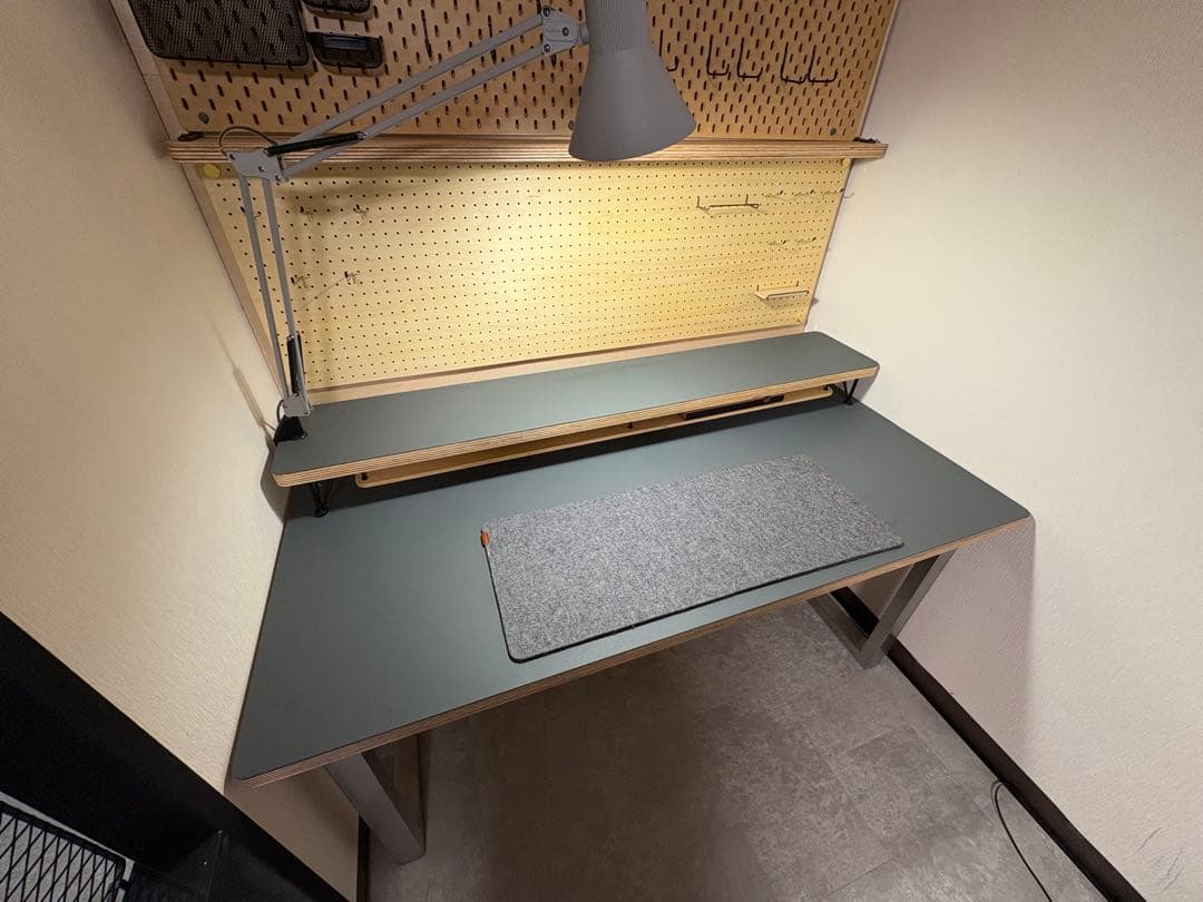 デスクシェルフ　天板リノリウム仕上げ