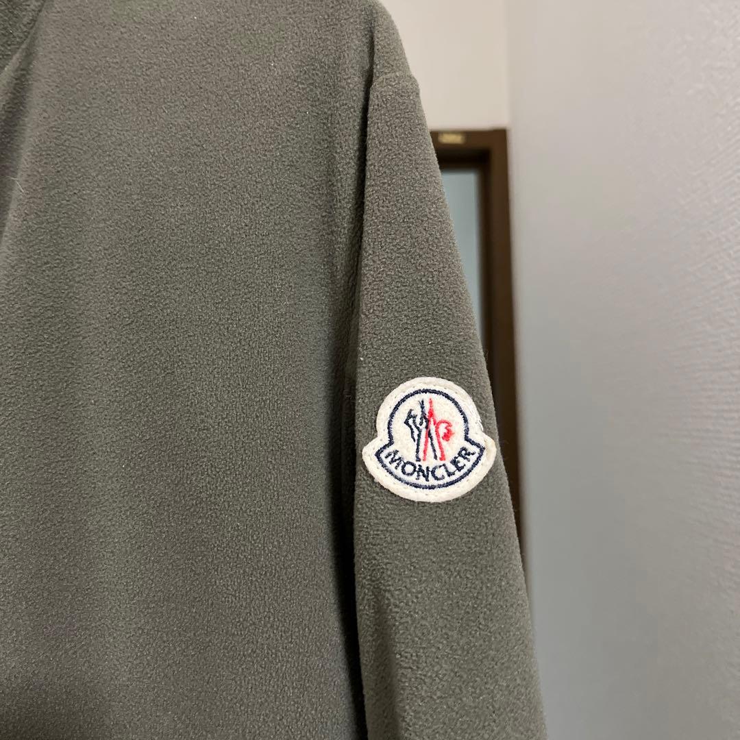 モンクレール　リバーシブル　ブルゾン