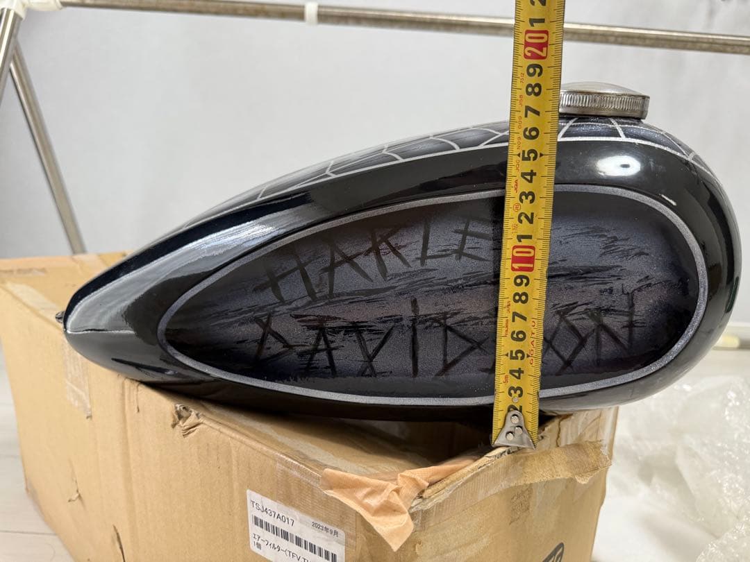 ハーレー マスタングタンク カスタムペイント