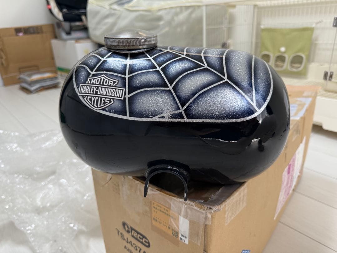 ハーレー マスタングタンク カスタムペイント