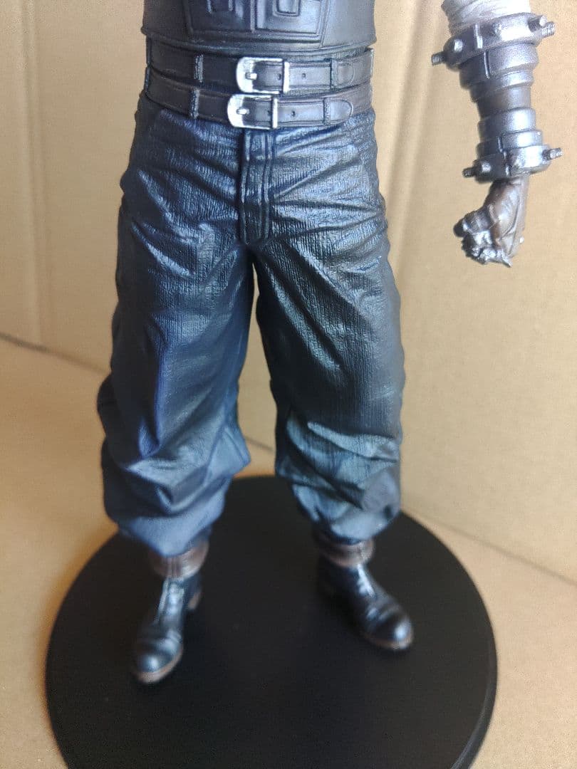 ファイナルファンタジー　クラウド　フィギュア