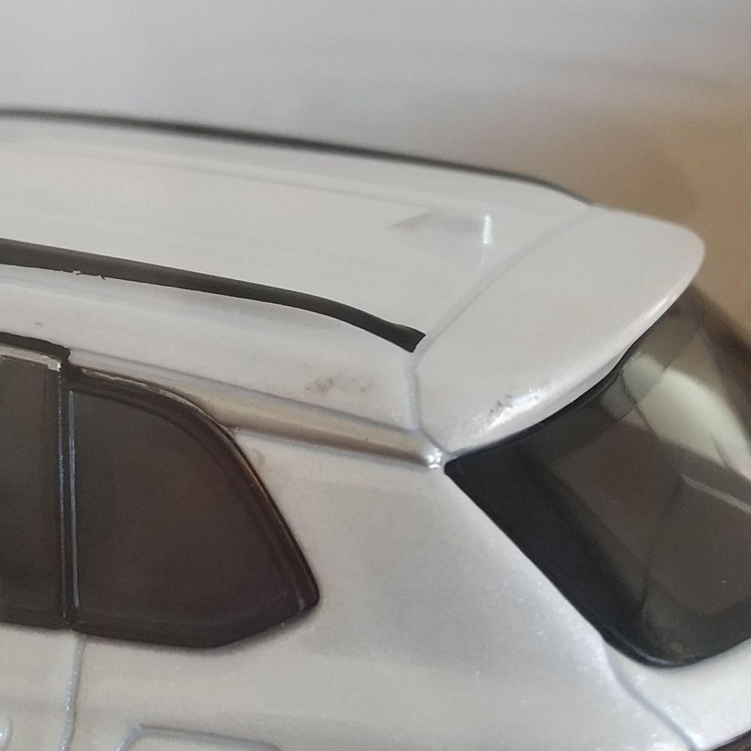 【ディーラー非売品】トヨタ カローラクロス ホワイト カラーサンプル