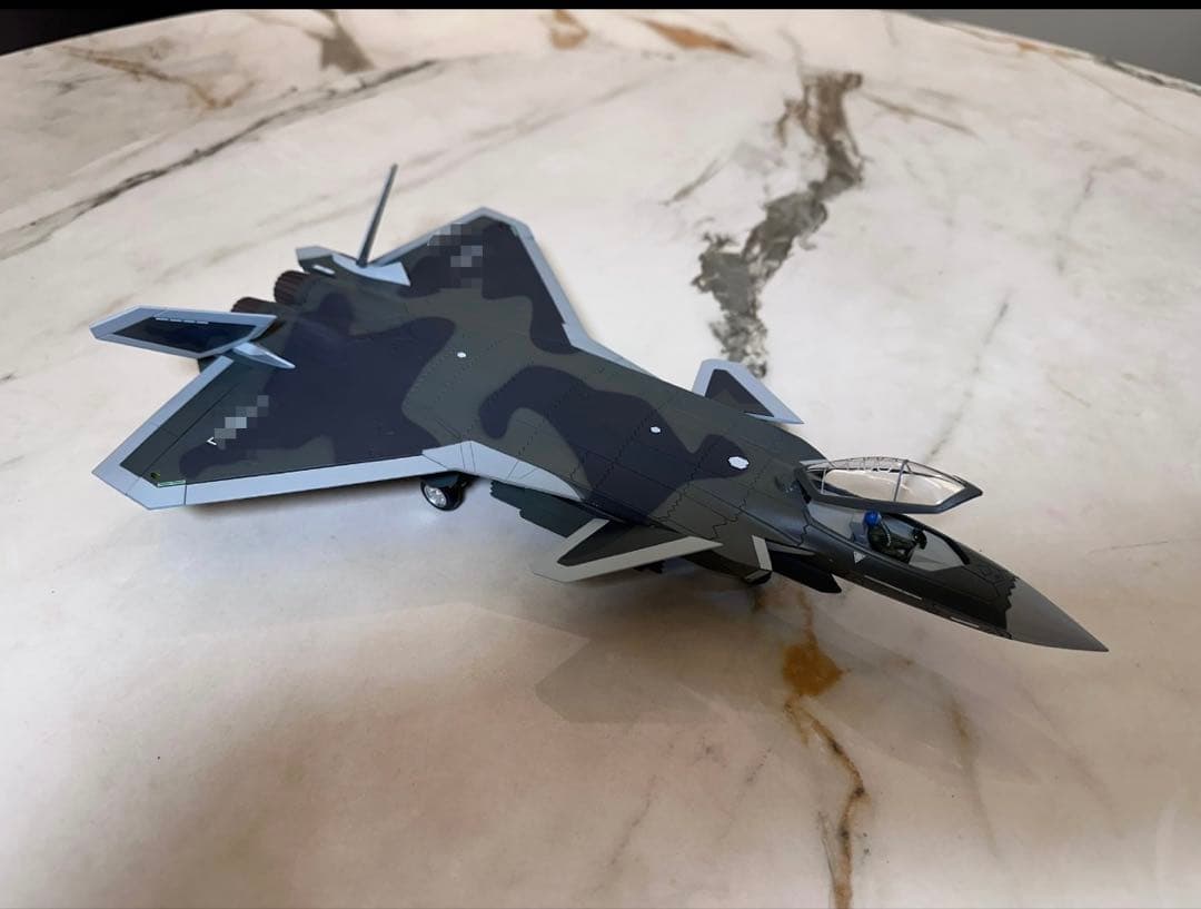 【希少品 1点のみ】中国人民解放軍 空軍 J-20 1/60 ステルス戦闘機