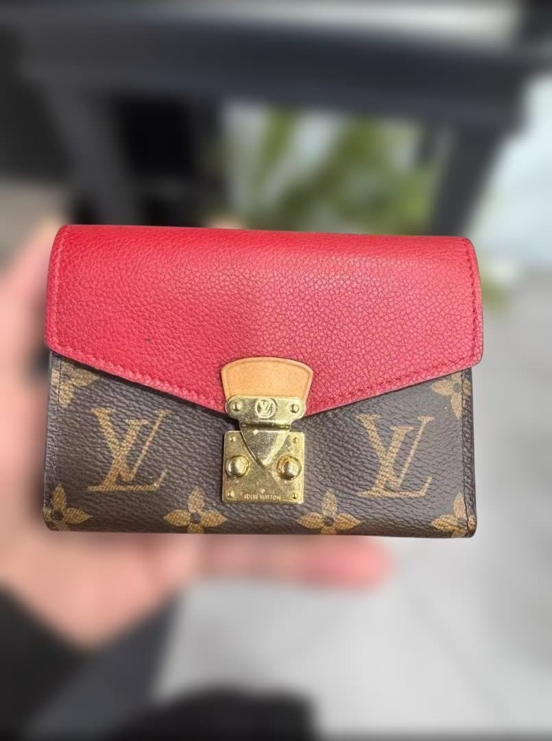 M67478 三つ折り財布