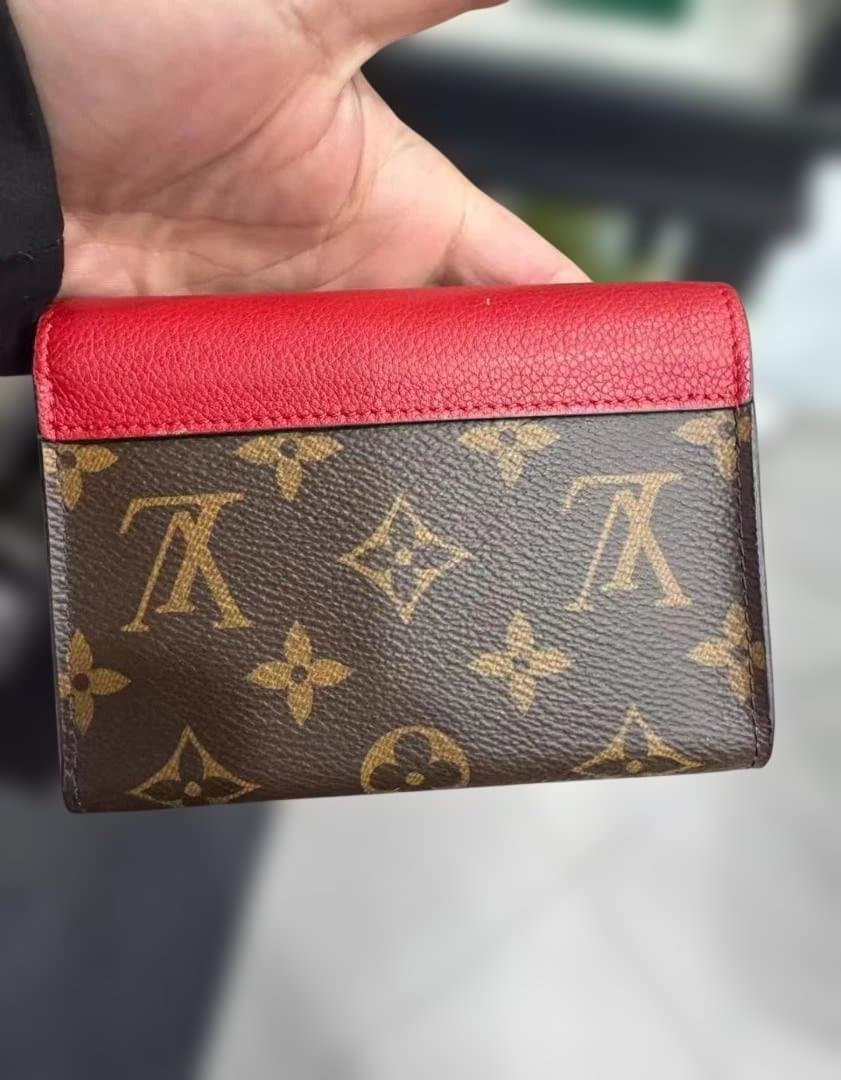 M67478 三つ折り財布