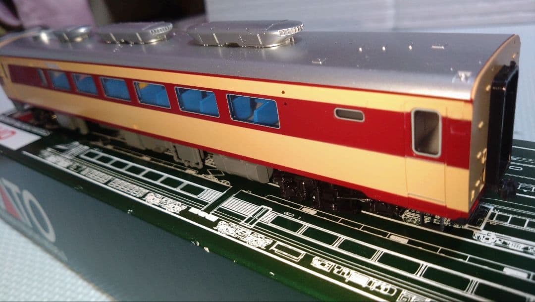 HOゲージ KATO キハ80(M付)(M無).81.82 4両セット　中古車両