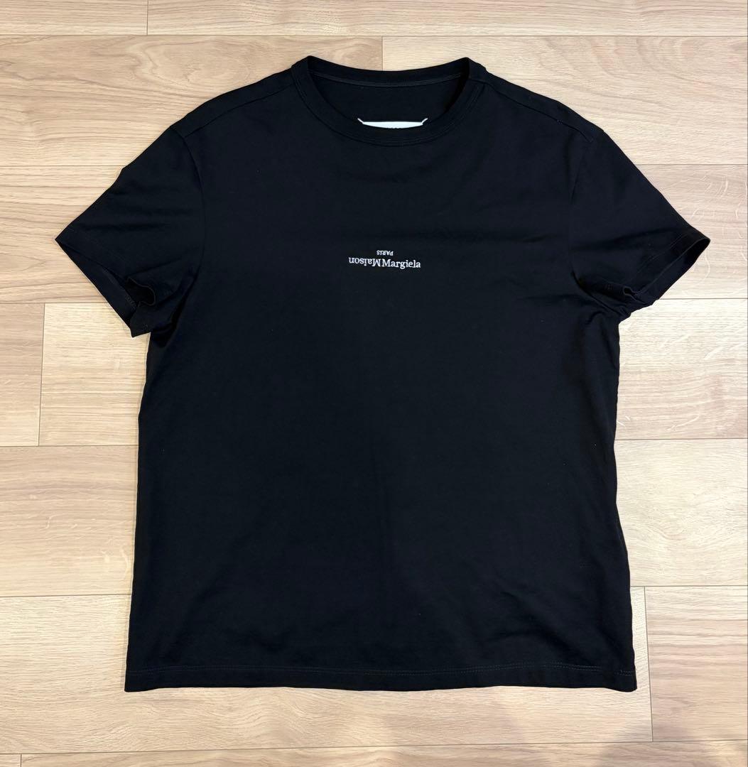Maison Margiela ディストーテッド リバースロゴ Tシャツ