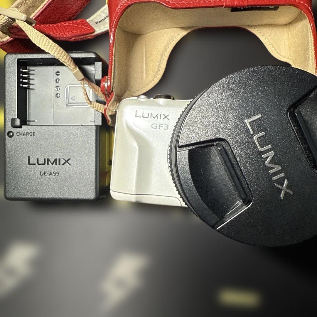 極美品　拡大写真の通り　Lumix GF3 ホワイト デジタル一眼レフカメラ