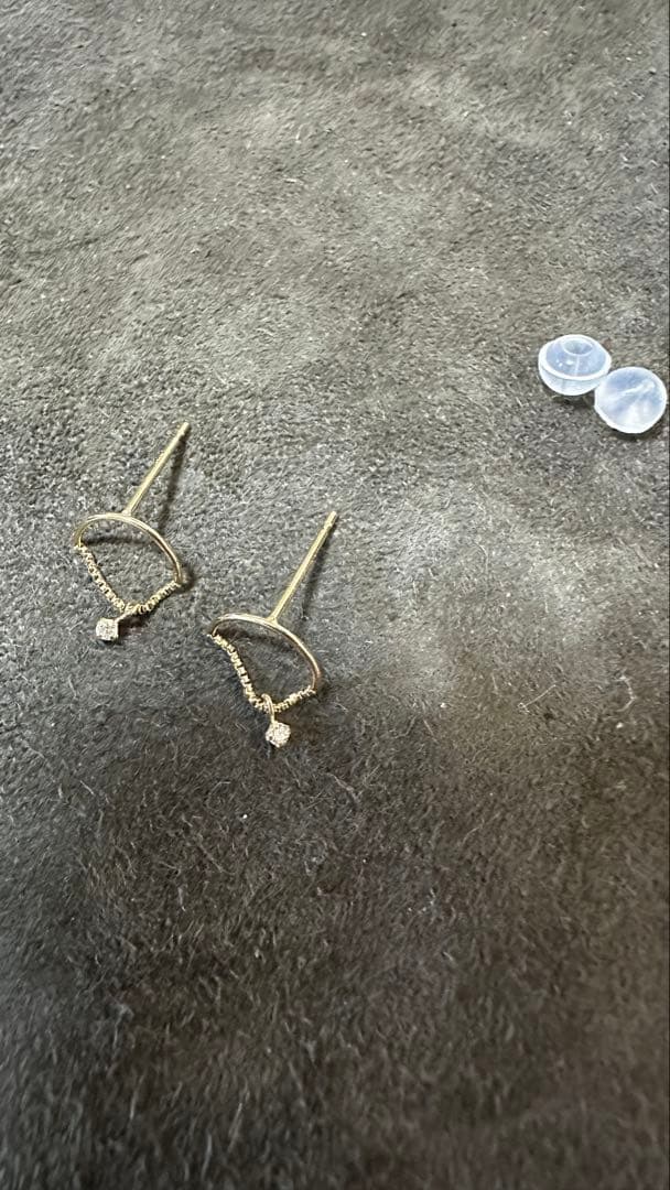 k10 0.02ct ペンデュラムダイヤモンドピアス