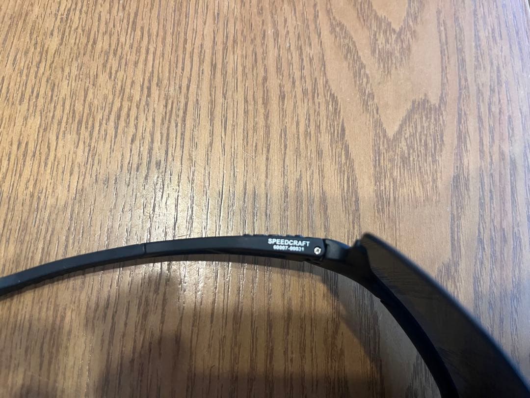 100% スポーツサングラス スモークレンズ