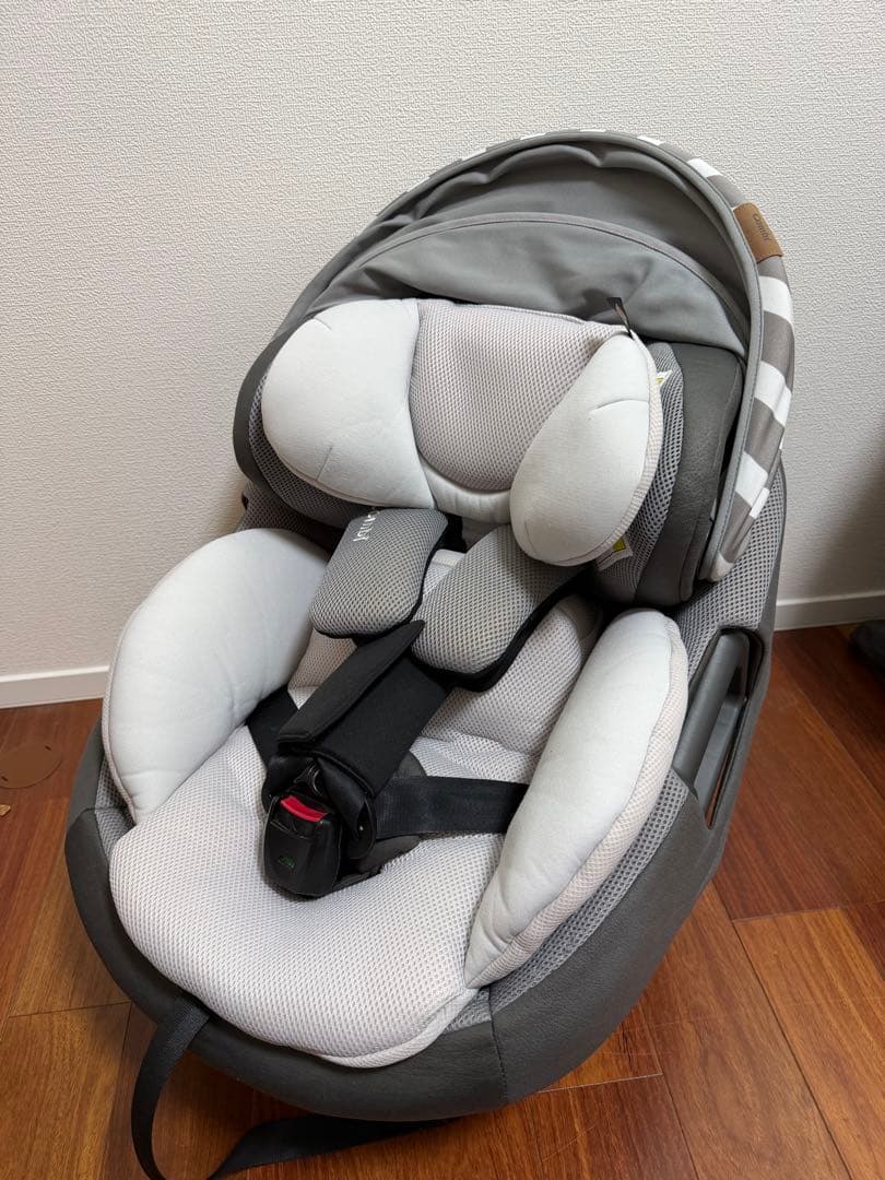 combi THE S コンビ　ザエス　チャイルドシート