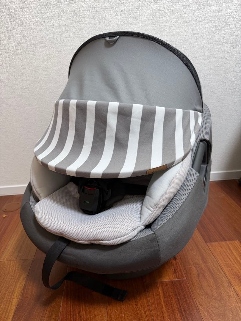 combi THE S コンビ　ザエス　チャイルドシート