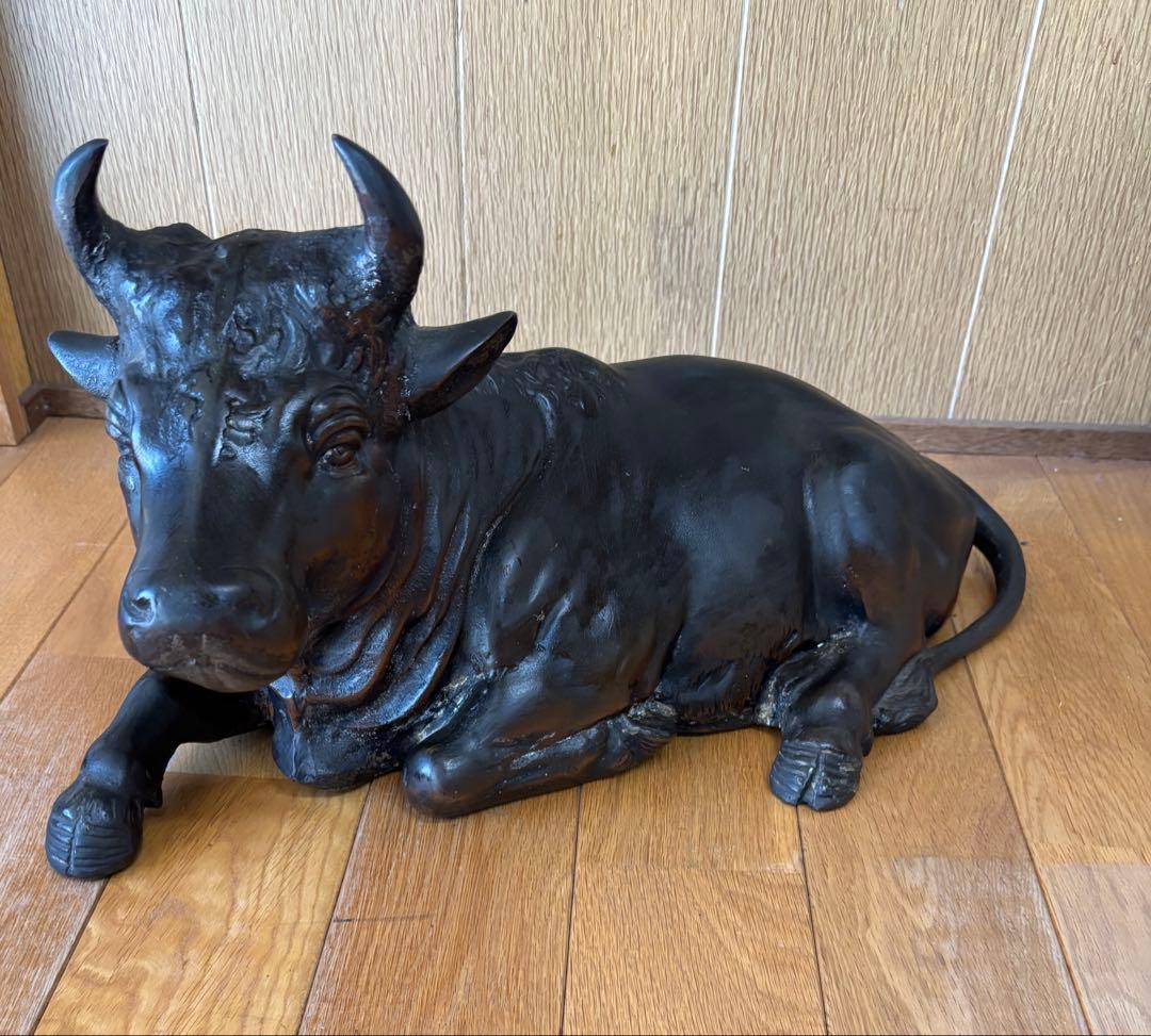 古い鉄製の牛 置物　骨董　ビンテージ　約50cm 大型　丑年　商売繁盛　縁起物