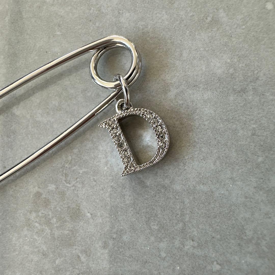 A*様 Christian Dior クリスタル装飾のレアブローチ 韓国免税店購