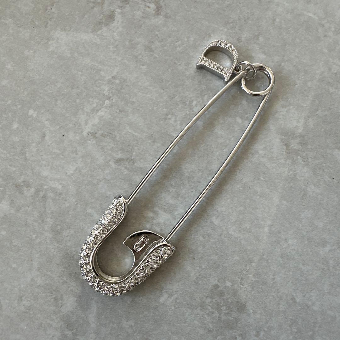 A*様 Christian Dior クリスタル装飾のレアブローチ 韓国免税店購