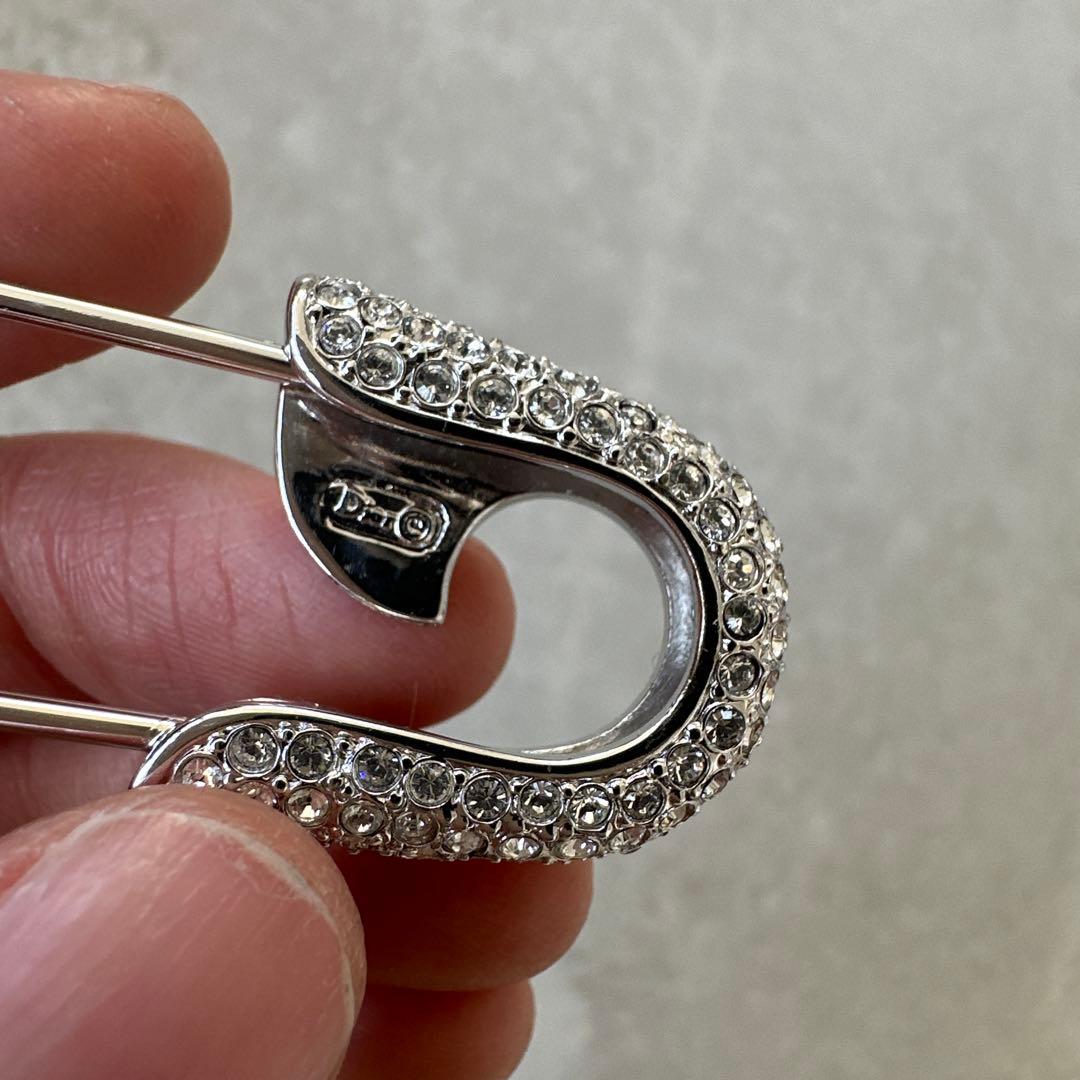 A*様 Christian Dior クリスタル装飾のレアブローチ 韓国免税店購