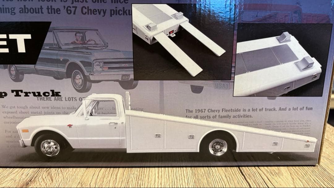 ACME 1967 シボレーC30 R amp T ruck 1:18