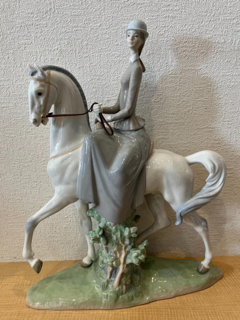 【新品未使用品】LLADRO リヤドロ「白い馬の少女」フィギュリン 陶磁器