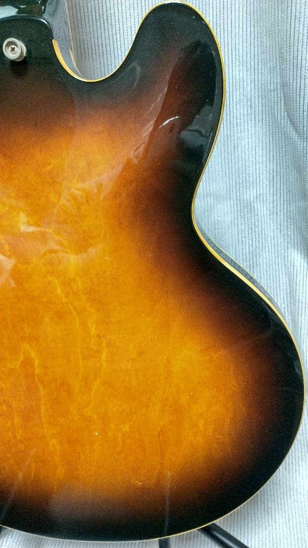 エピフォン リビエラ サンバースト ベージュラベル(1982年マツモク製)