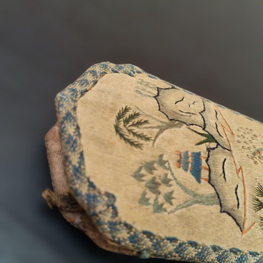 中国　シルク刺繍　扇子入れ　骨董