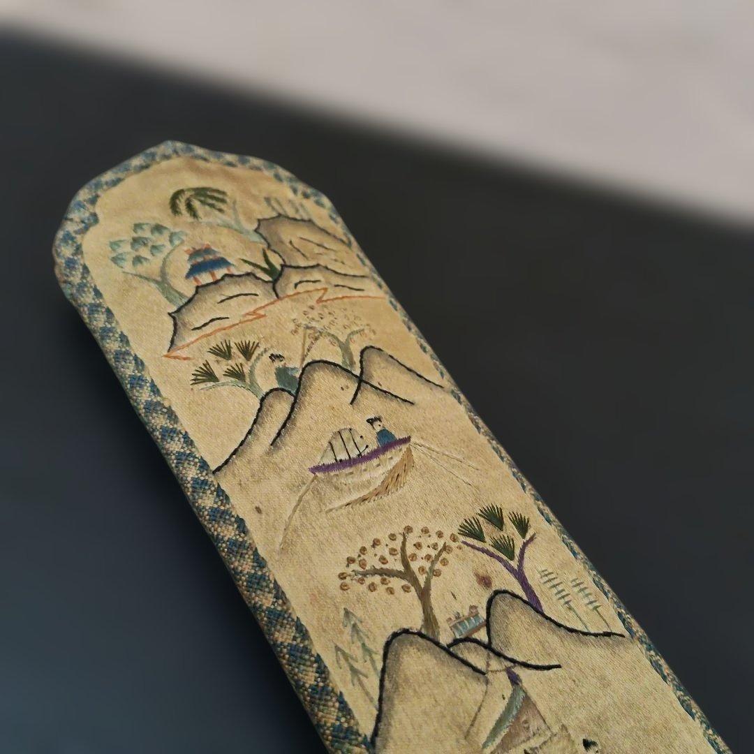 中国　シルク刺繍　扇子入れ　骨董