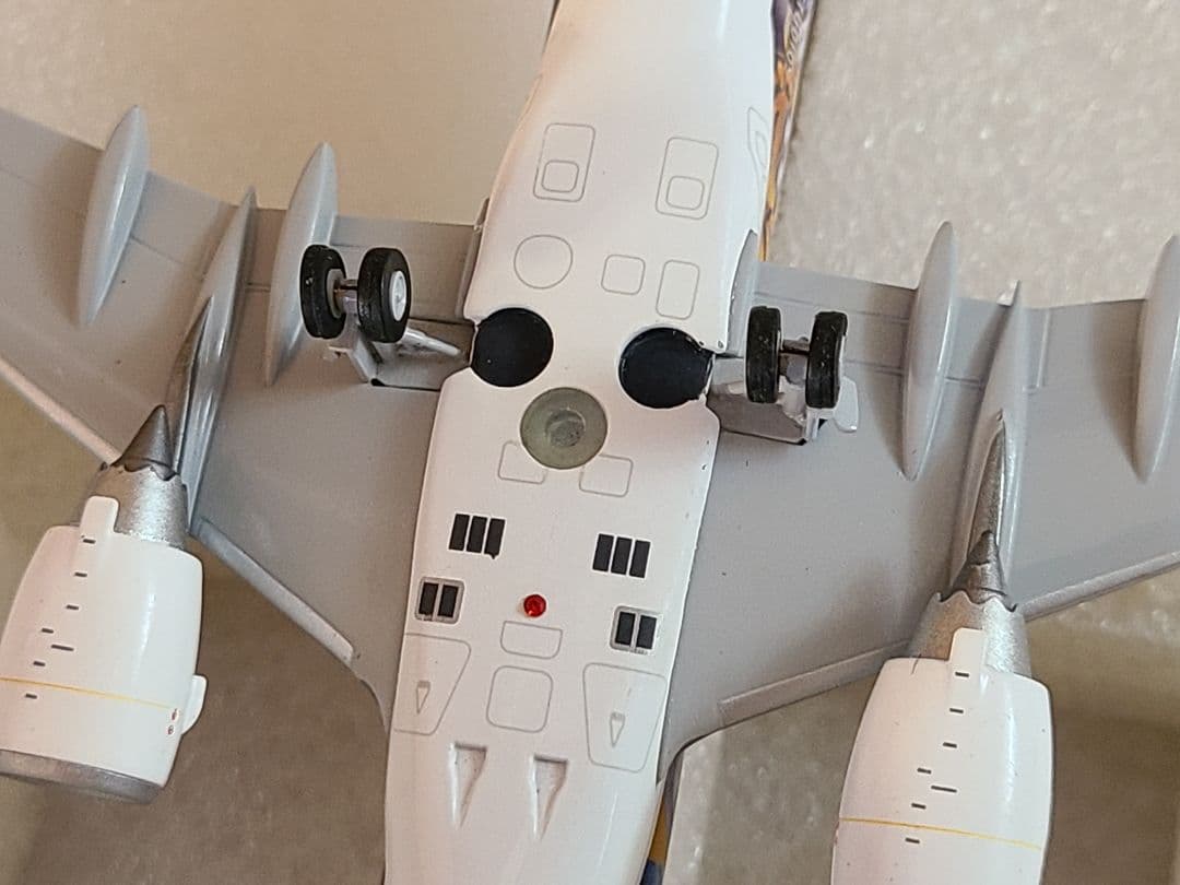 JAL(J-air)　エンブラエル190 ミニオンジェット JA248J