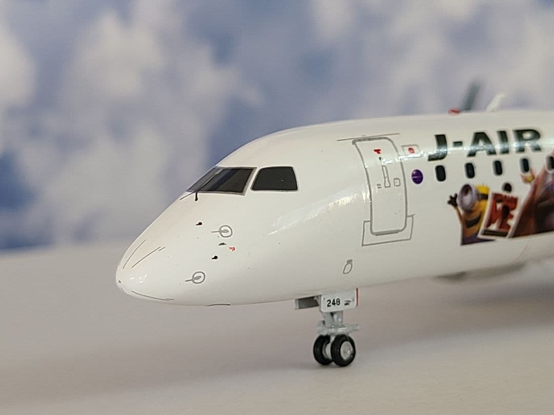 JAL(J-air)　エンブラエル190 ミニオンジェット JA248J
