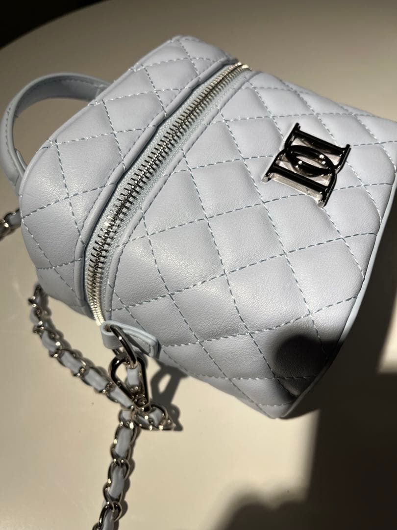 ダーリッチ Darichキルティングスクエアミニバック BLU ブルー シルバー