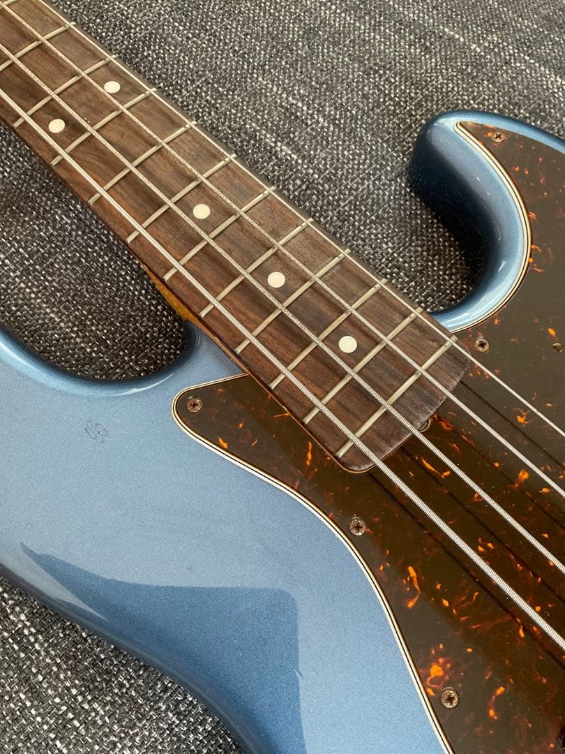 ベース Fender Jazz Bass Made in Japan